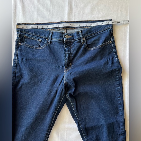 Levi Strauss 311 Shaping Skinny Denim Blue Jeans size 33 Womens Dark Wash - Picture 8 of 8